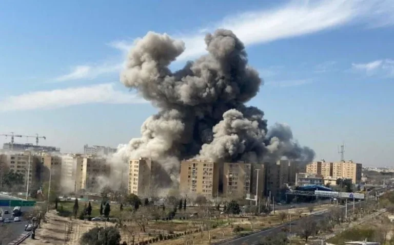 پیت هگست، وزیر دفاع ایالات متحده در نشست خبری پنتاگون گفت «دشمن اسلامگرا و رادیکال ما کارش تمام است.» جزئیات کامل از اظهارات و تحلیل کوتاه، گزارش رسانه‌های جهانی.